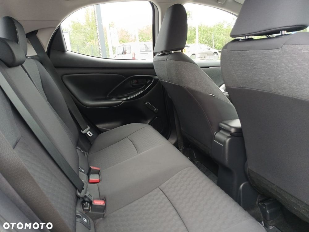 Toyota Yaris - 10