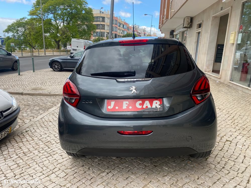 Peugeot 208 PureTech 110 Stop & Start Allure - 23