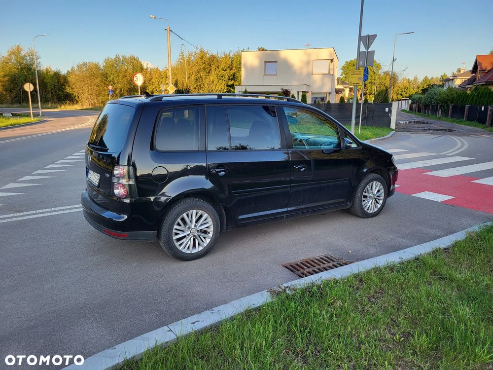 Volkswagen Touran 1.9 TDI Highline - 23