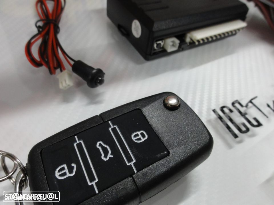 Kit fecho central universal + 2 comandos com chave retrátil tipo Audi / VW (compatível com fecho central original do veículo) - 8