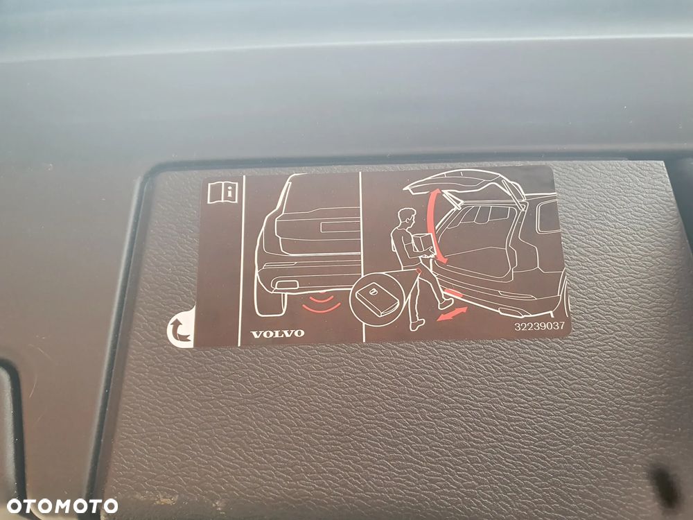 Volvo XC 60 B4 B Geartronic Momentum Pro - 26