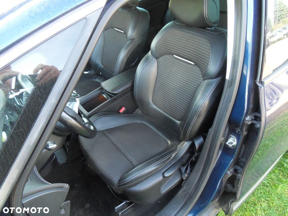 Renault Scenic BLUE dCi 120 BUSINESS EDITION - 20