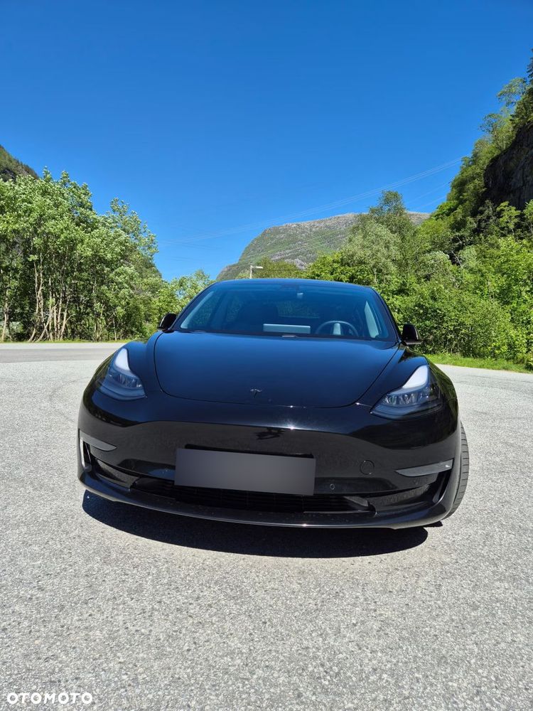 Tesla Model 3 Langstreckenbatterie Allradantrieb Dual Motor Performance - 2