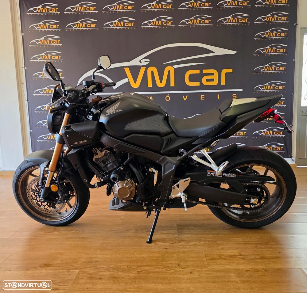 Honda CB R - 3