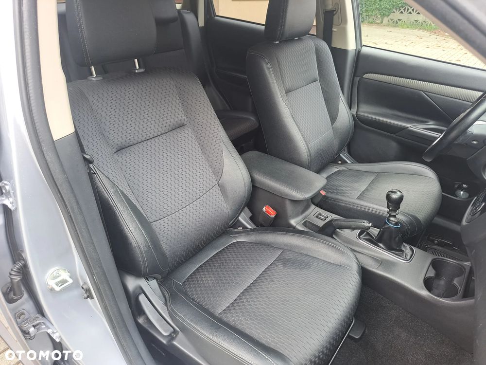 Mitsubishi Outlander 2.2 DI-D 4WD Diamant Edition - 7