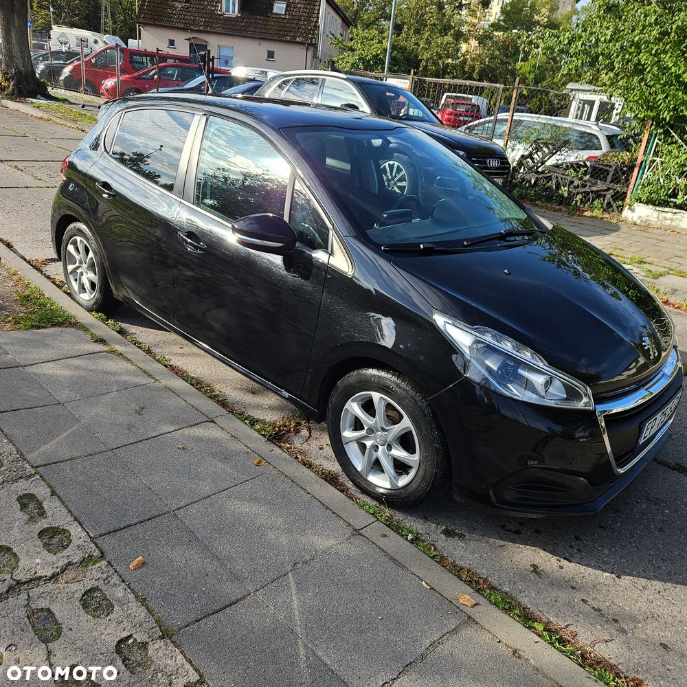 Peugeot 208 - 1