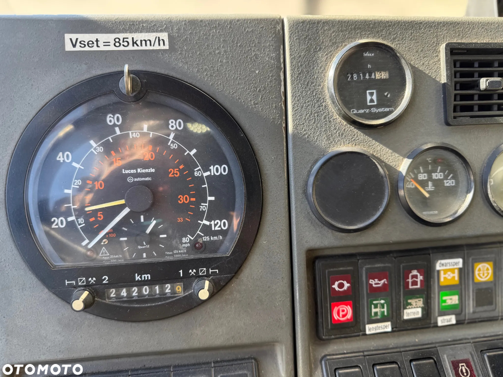 Grove GMK 3050 - 10