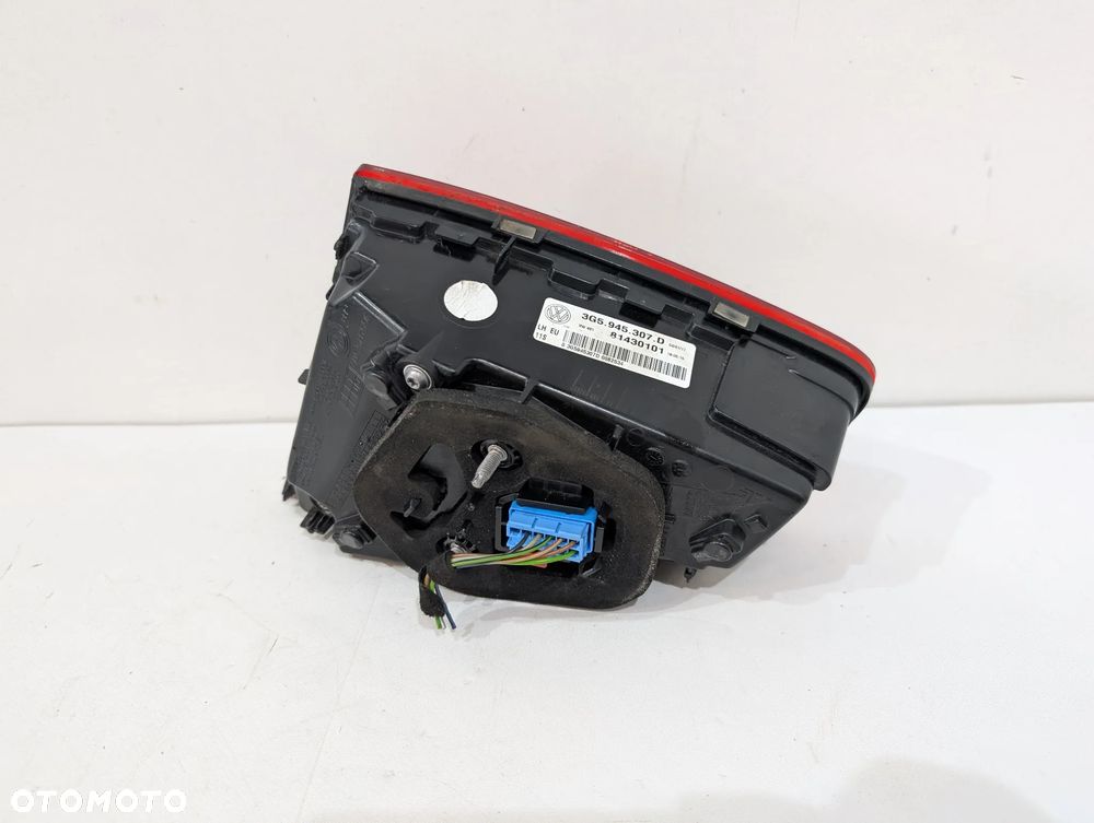 VW PASSAT B8 SEDAN LAMPA TYŁ  W KLAPE LEWA 3G5945307D EUROPA - 7