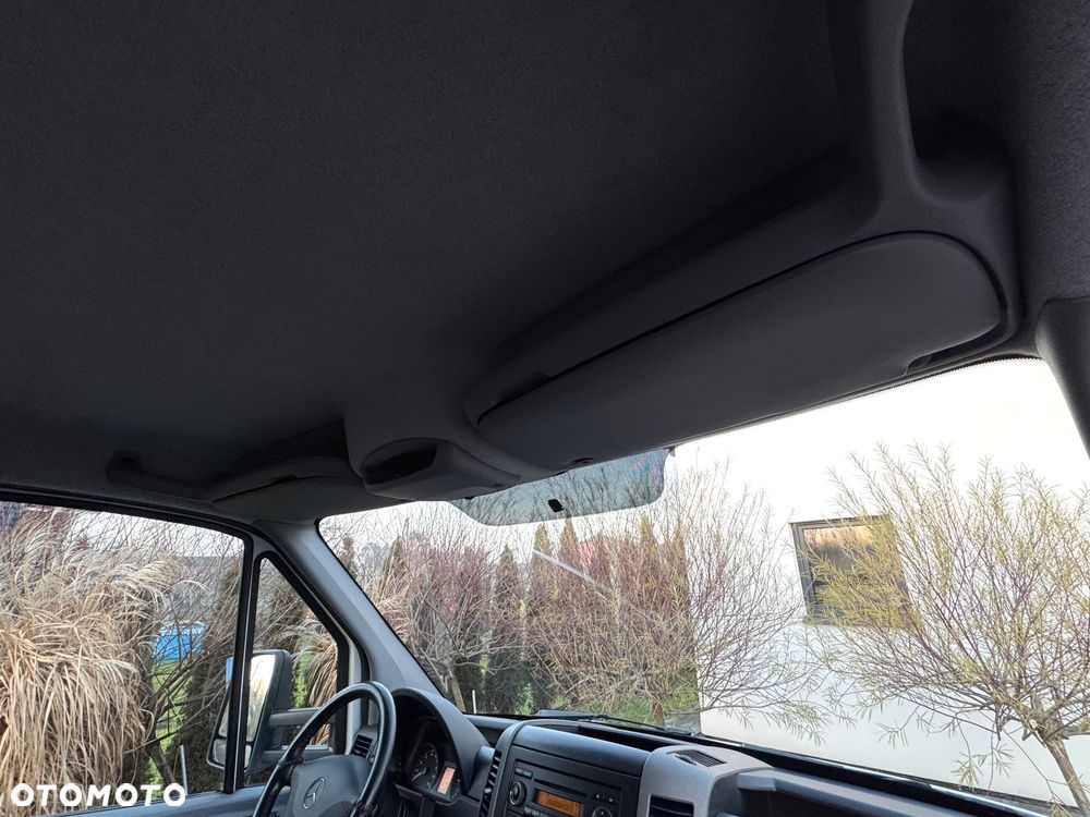 Mercedes-Benz Sprinter - 28