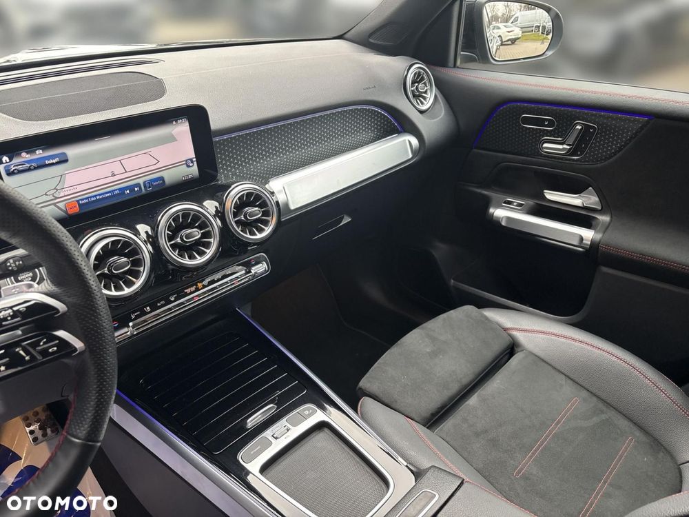 Mercedes-Benz GLB - 13