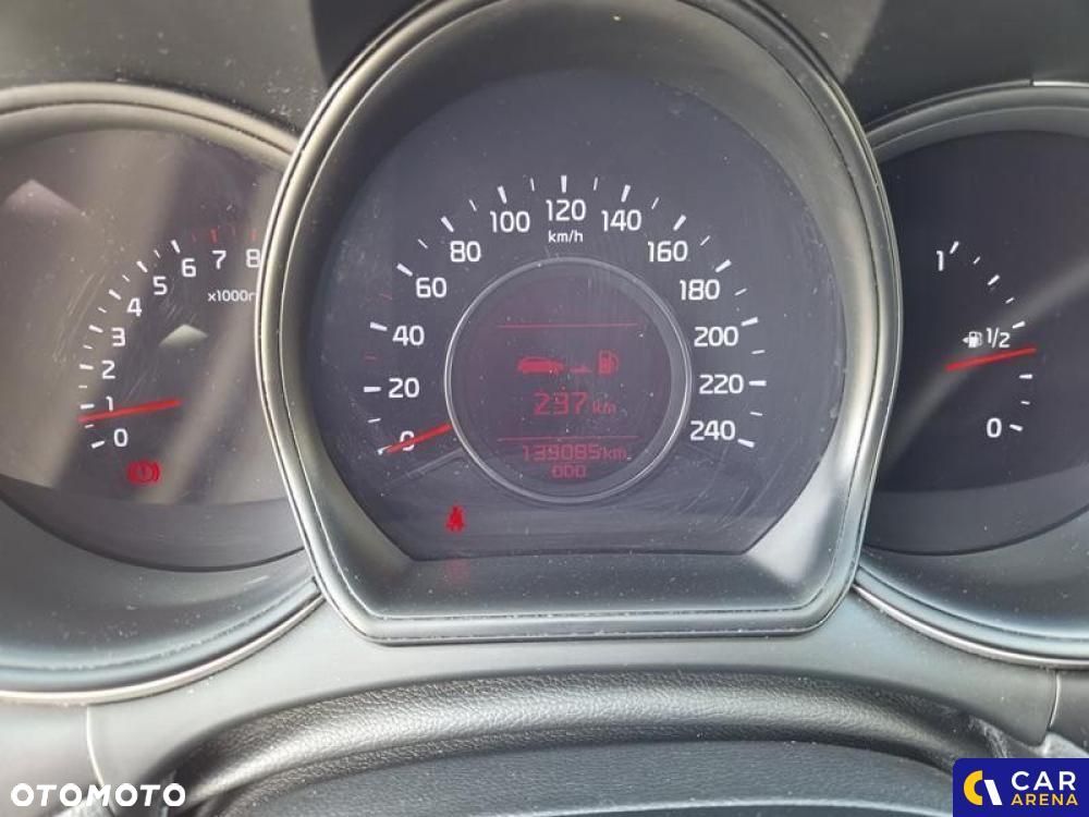 Kia Ceed - 8