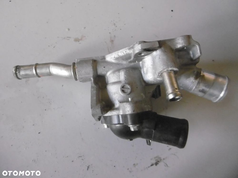 TERMOSTAT OBUDOWA TERMOSTATU MAZDA 2.5B SKYACTIVE PY01 21 TYŚ. PRZEB. - 2