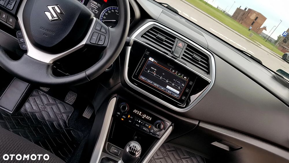 Suzuki S-Cross - 25