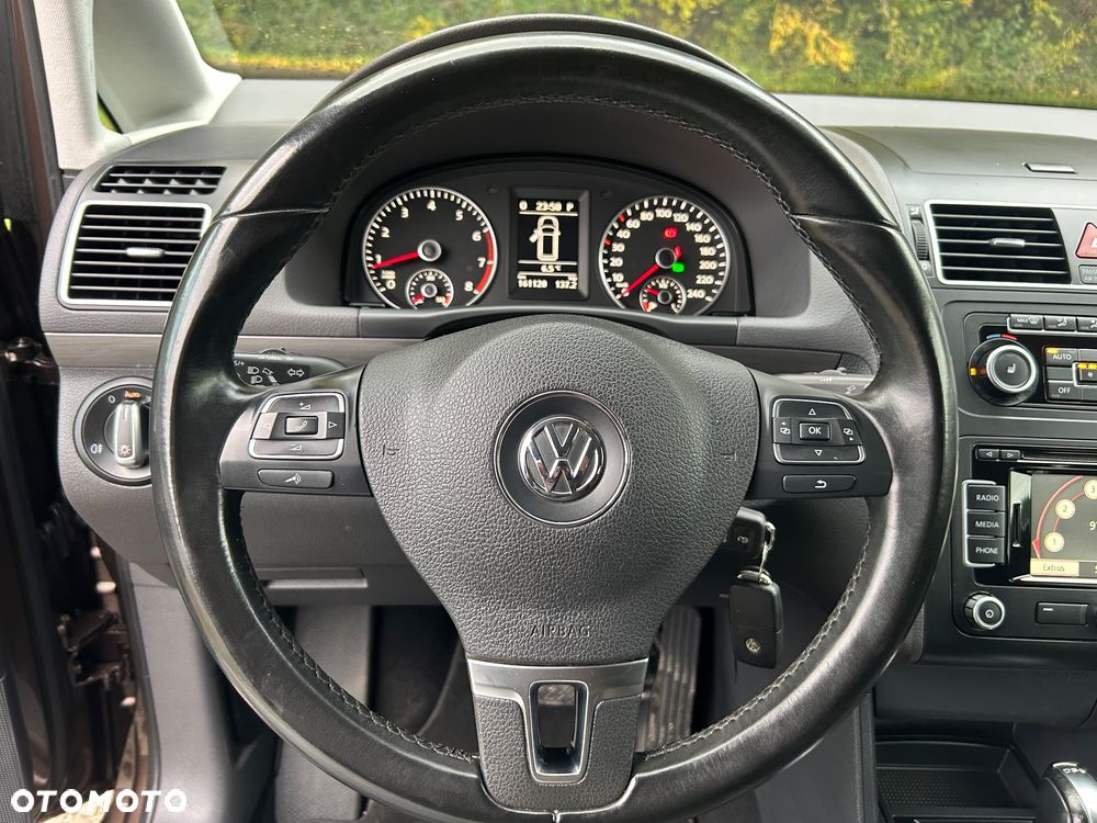 Volkswagen Touran 1.4 TSI Comfortline DSG - 22