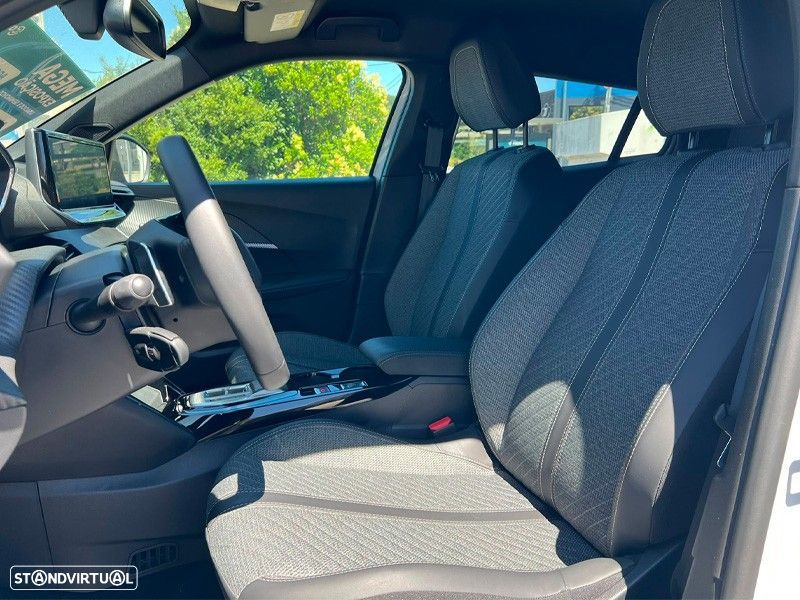 Peugeot 2008 1.2 Hybrid Allure e-DCS6 - 11