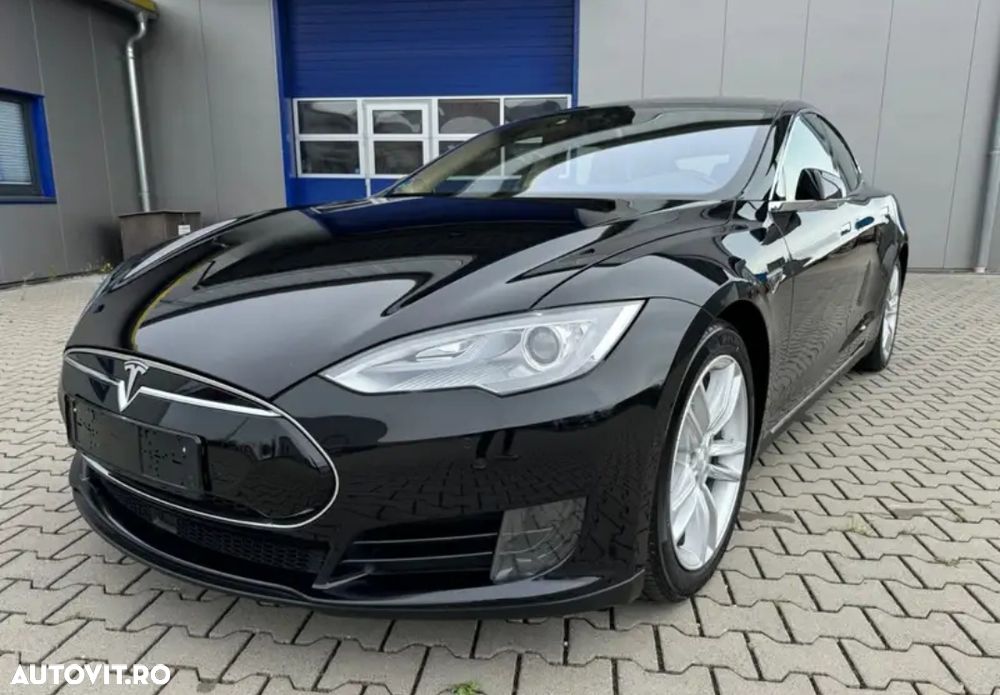 Tesla Model S Standard - 1