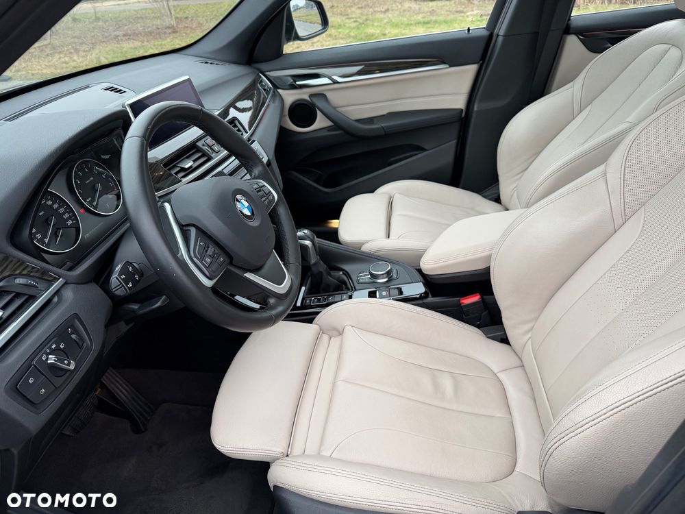 BMW X1 xDrive20i xLine sport - 25