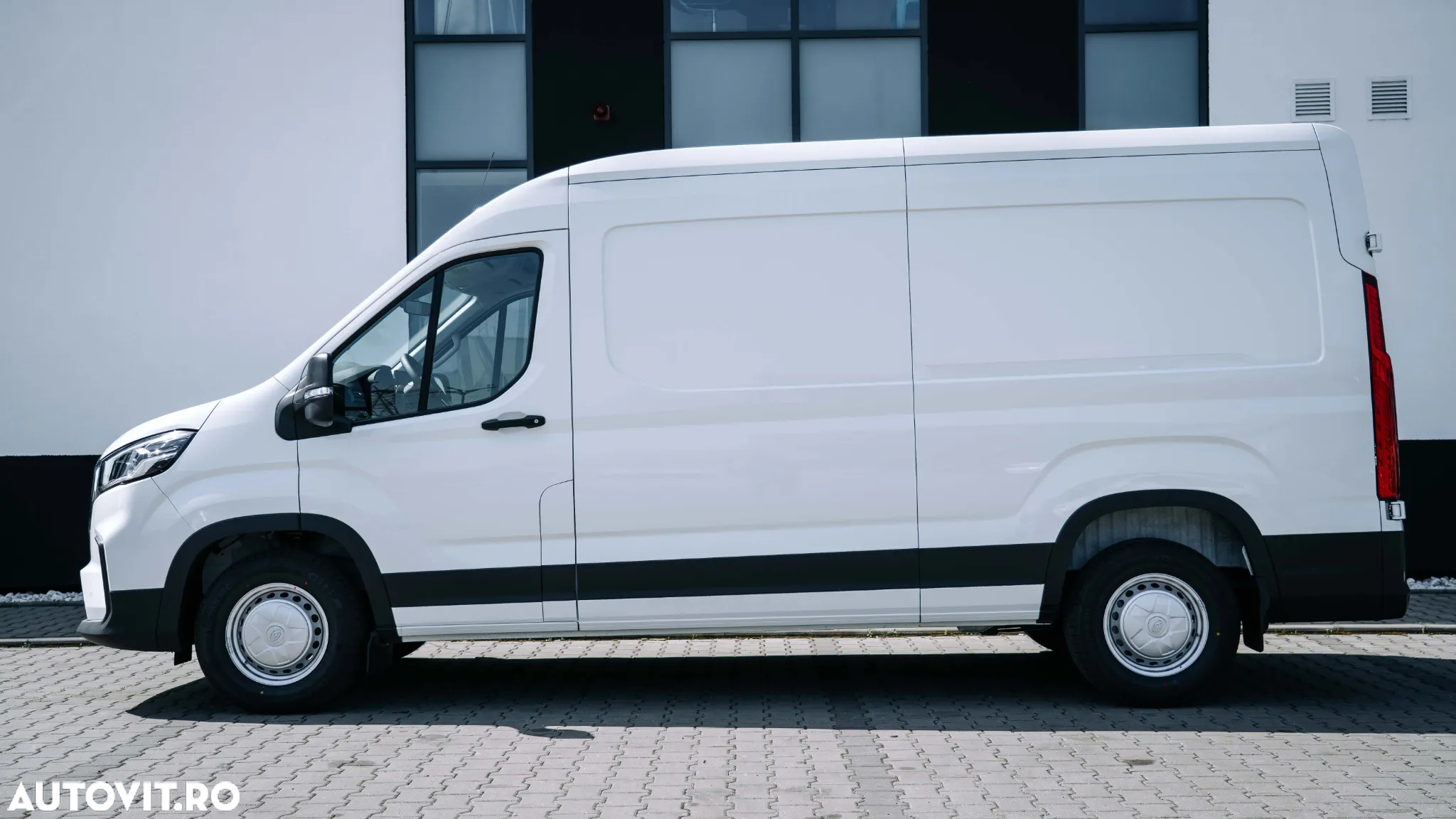 Maxus DELIVER 9 - 4