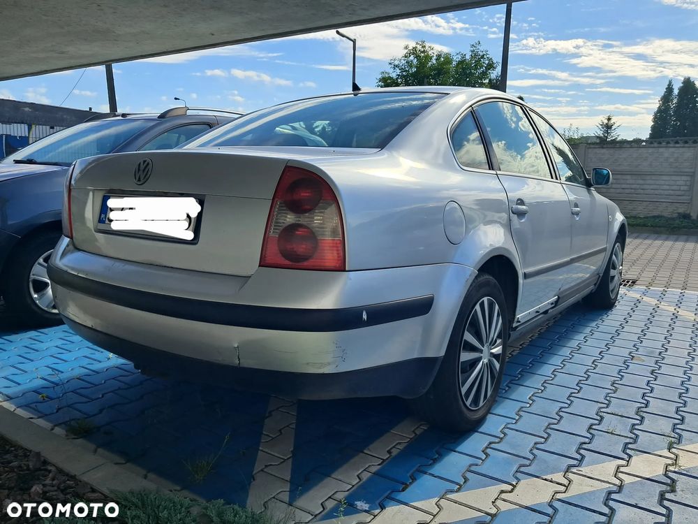 Volkswagen Passat 1.9 TDI Basis - 2