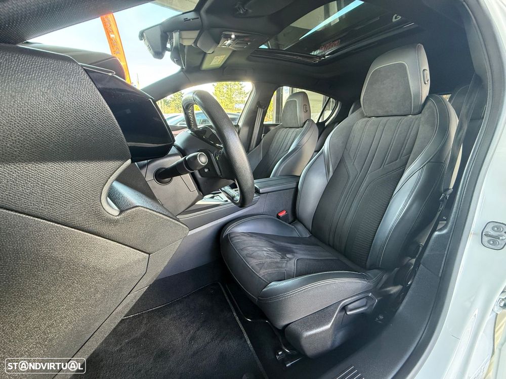 Peugeot 308 1.6 Hybrid GT e-EAT8 - 31