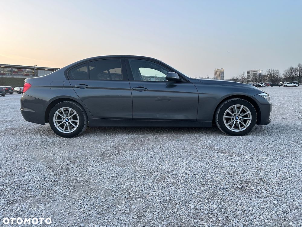 BMW Seria 3 316d - 4