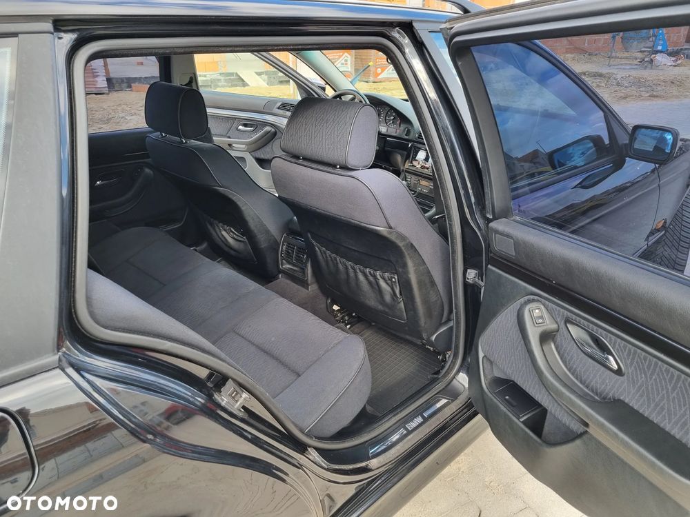 BMW Seria 5 525i - 14