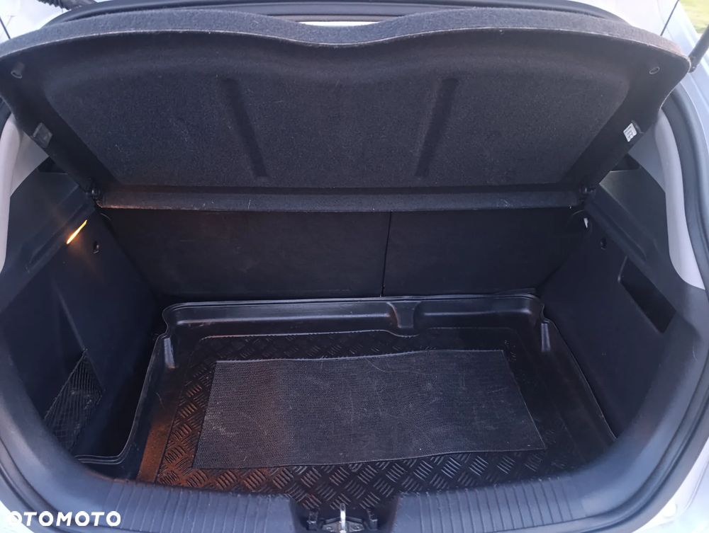 Kia Rio - 14