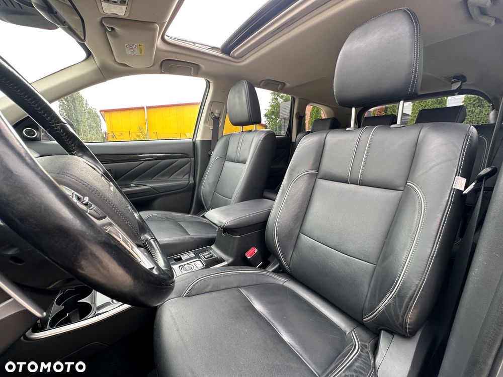 Mitsubishi Outlander Intense + - 21