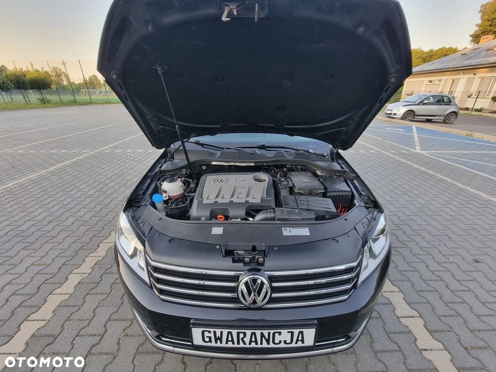 Volkswagen Passat Variant 2.0 TDI 4Motion DSG BlueMotion Tech Exclusive - 16