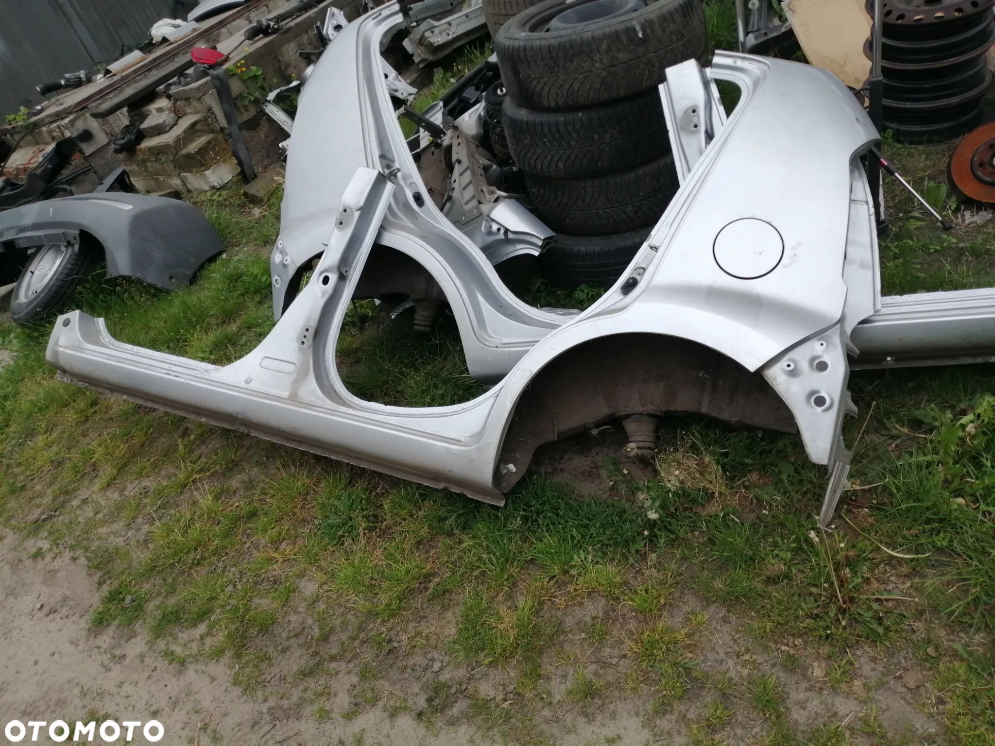 próg progi  lewy   Daihatsu Sirion II  poznan - 1