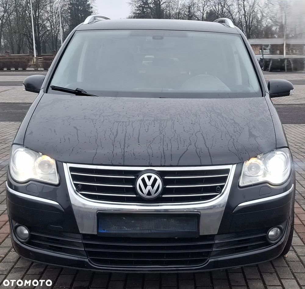 Volkswagen Touran 2.0 TDI DPF Highline DSG - 2