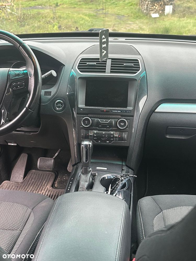 Ford Explorer - 7