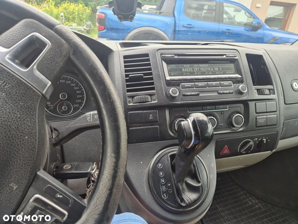 Volkswagen Transporter - 1