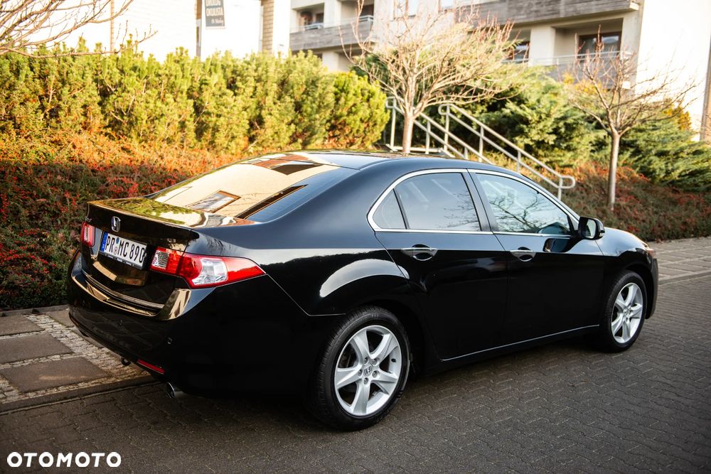 Honda Accord 2.0 Executive - 12