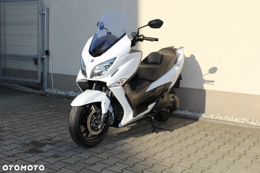Suzuki Burgman - 18