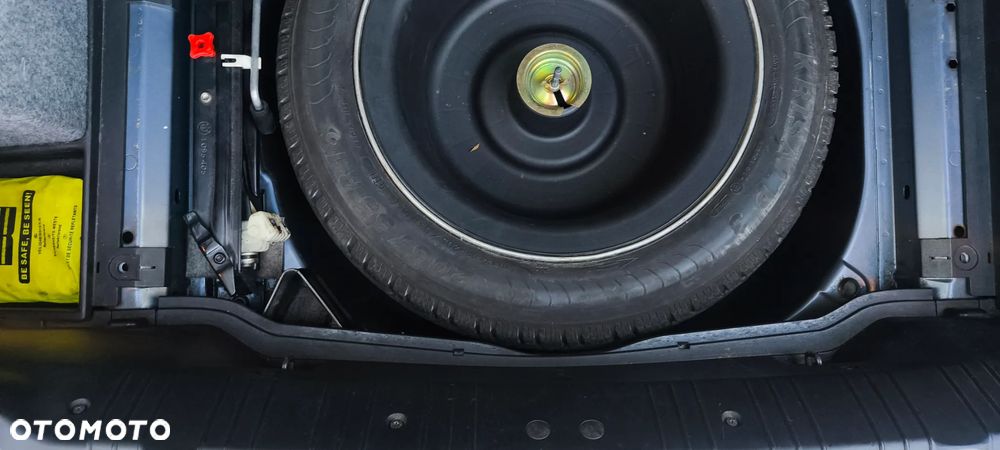 BMW Seria 3 - 36