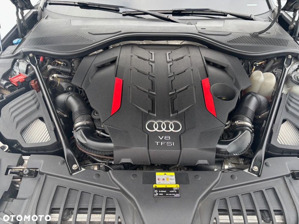 Audi S8 - 39