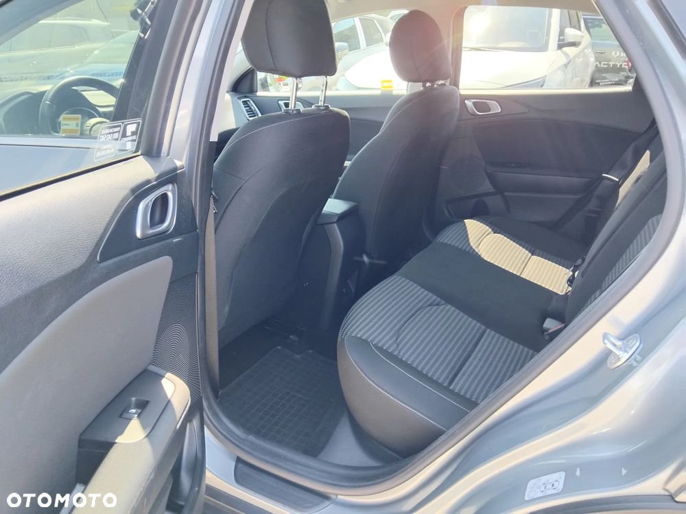 Kia XCeed 1.5 T-GDI M DCT - 24
