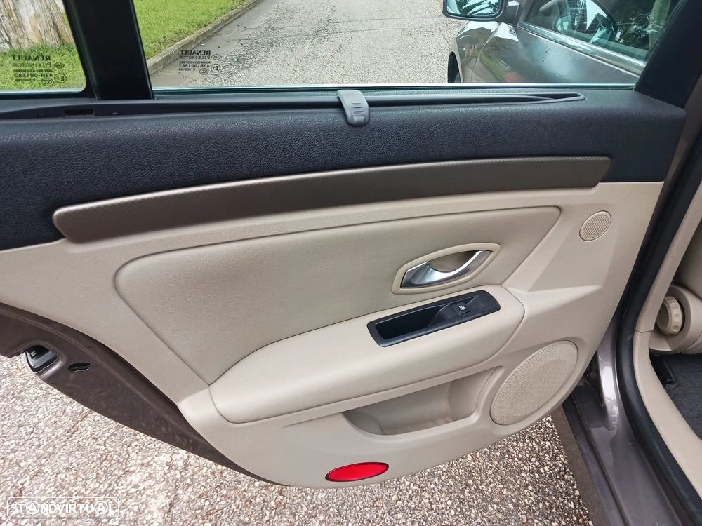 Renault Laguna 2.0 dCi Dynamique S - 34