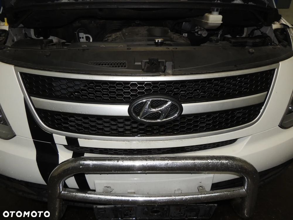 Zderzak przód Hyundai H1 II '09 - 5