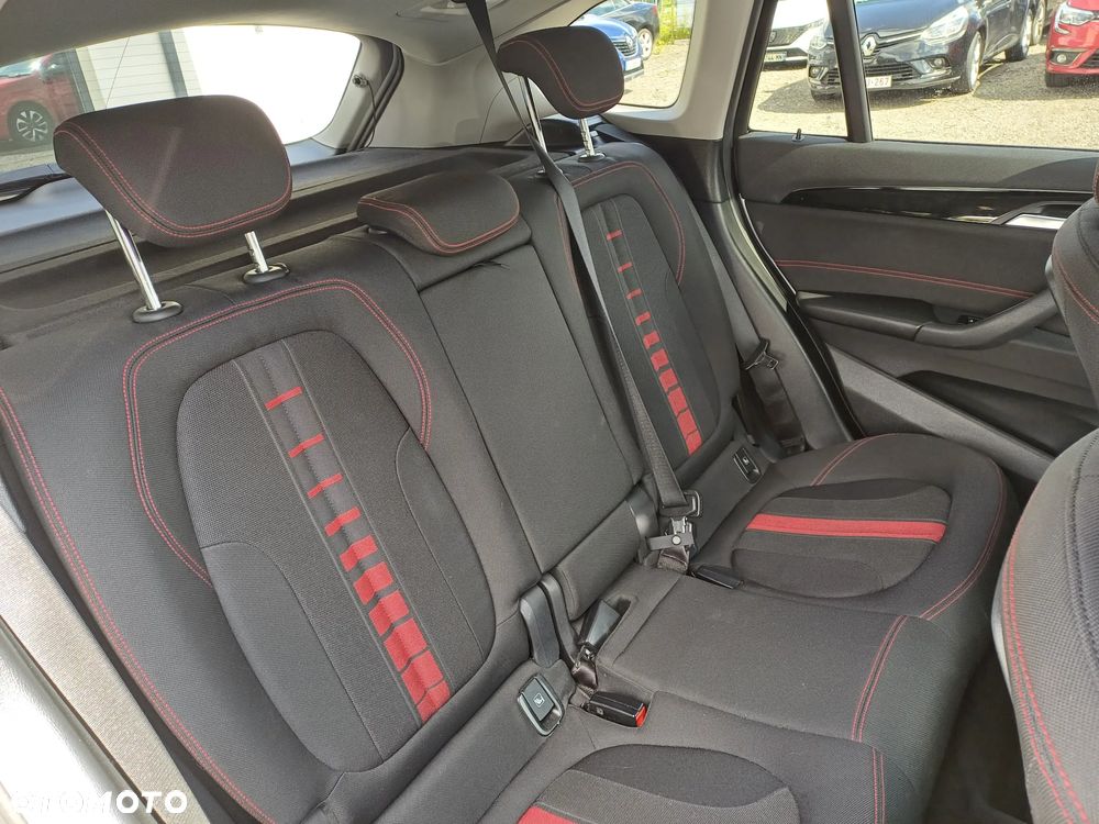 BMW X1 sDrive16d Sport Line - 12