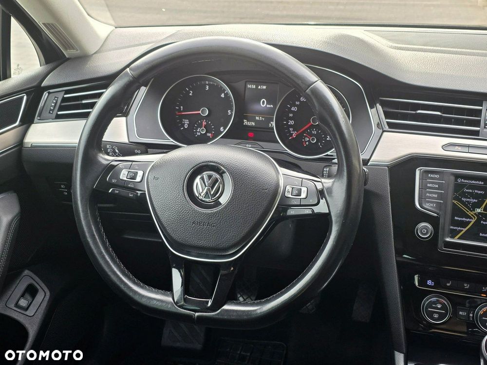 Volkswagen Passat 1.6 TDI (BlueMotion Technology) Comfortline - 17