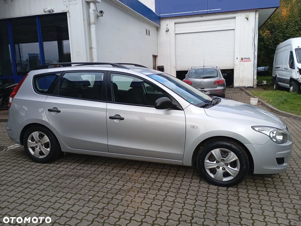 Hyundai i30 i30cw 1.4 blue Comfort - 23