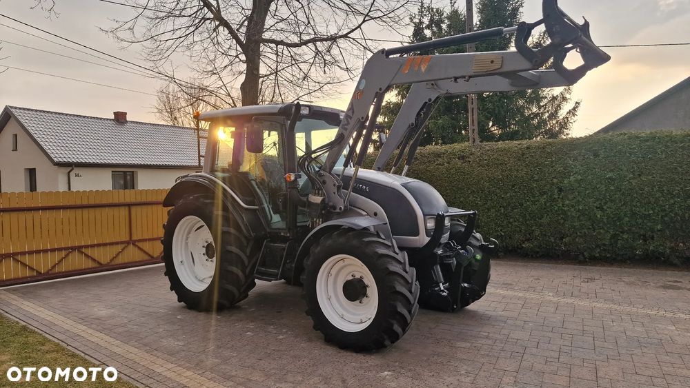 Valtra N121 HiTech, 130 koni, SISU 4cyl TURBO INTECOOLER, 141, 111, 101 - 35