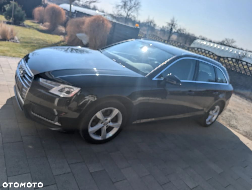 Audi A4 Avant 40 TFSI S tronic - 19