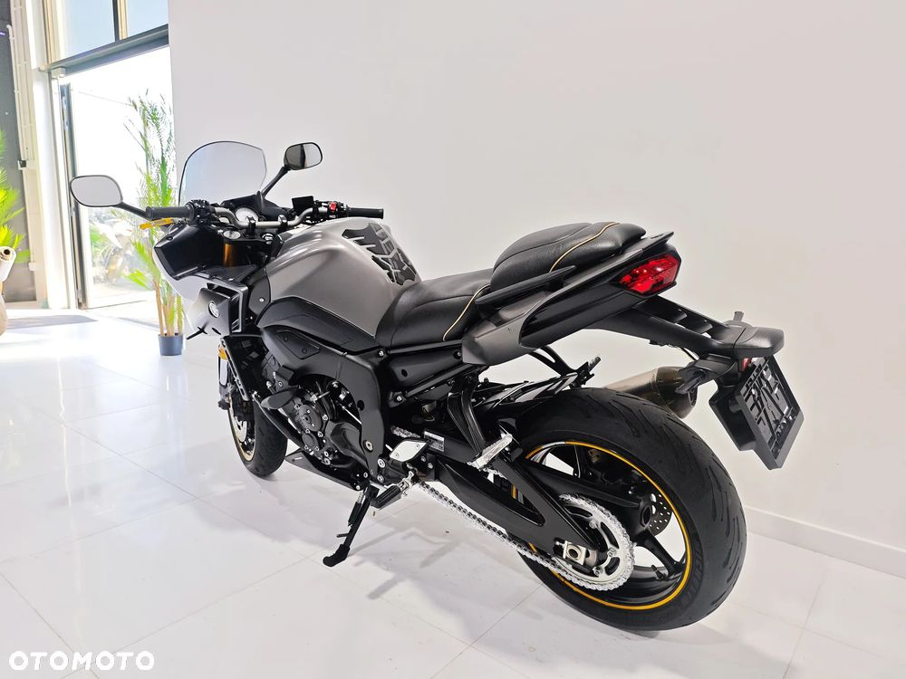 Yamaha FZ - 13