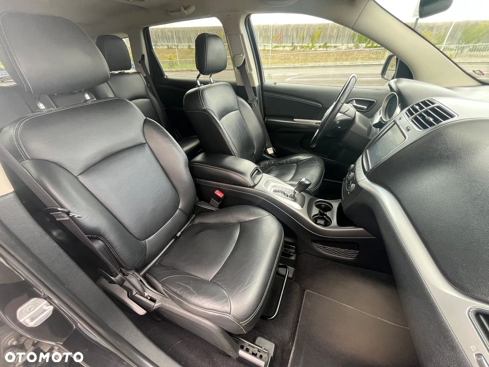 Fiat Freemont 2.0 Multijet Lounge AWD - 32