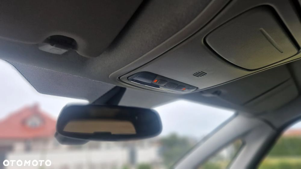 Ford Galaxy 2.0 TDCi Ghia - 32