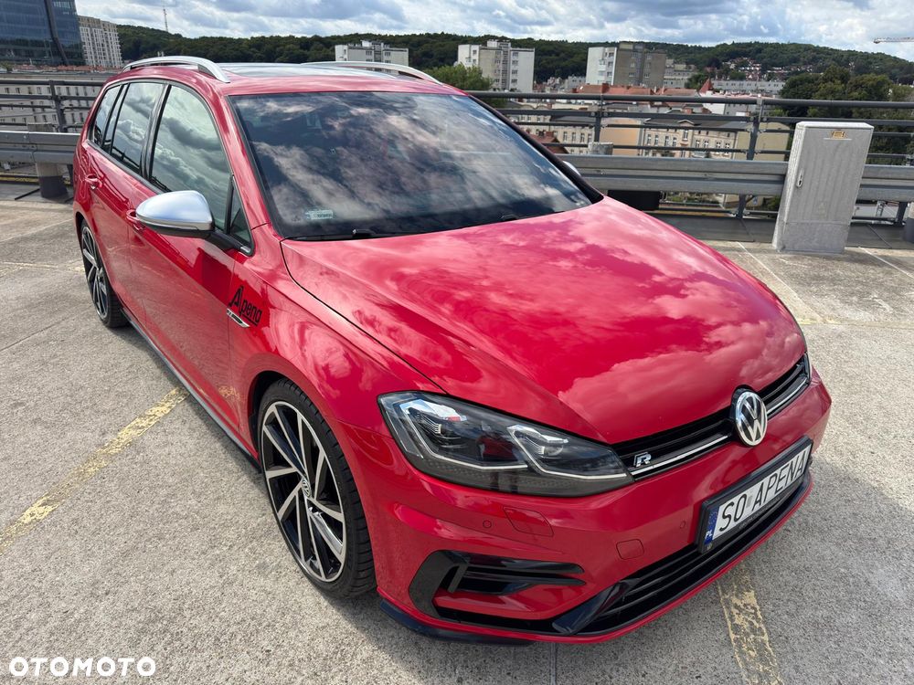 Volkswagen Golf - 1