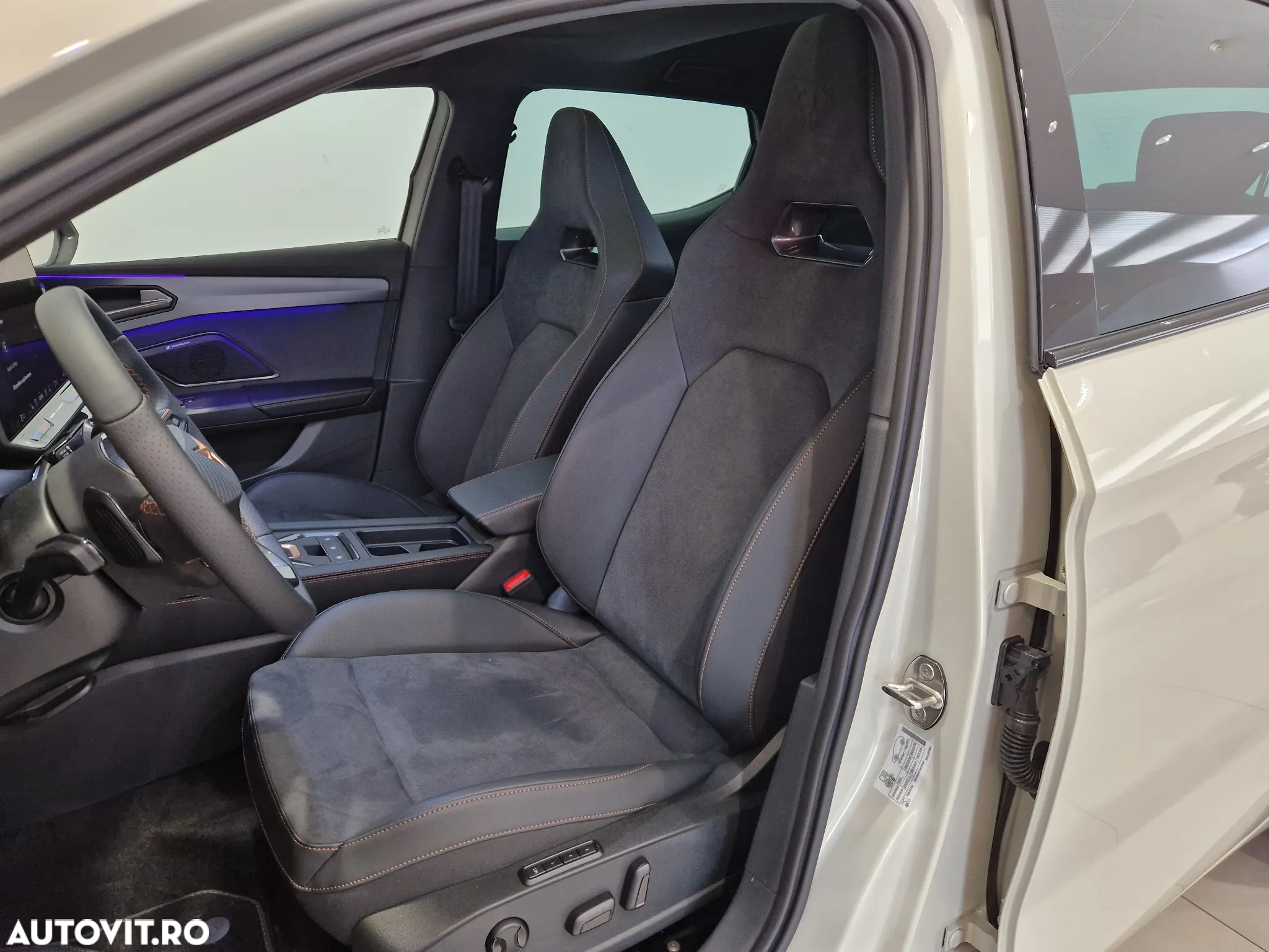 Cupra Leon 1.5 eTSI DSG MHEV - 11